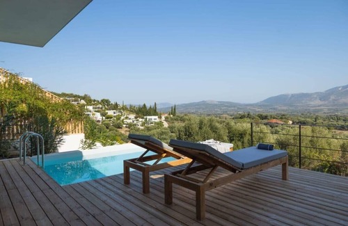 Aktio-Vonitsa Villa | Villa Theresa Summary