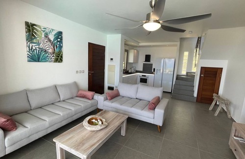 Orient Bay Villa | Villa Thomarine – Private Pool and Water Cistern