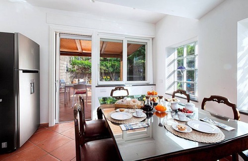 Sant'Agnello Villa | Villa Tiara: A spacious four-story villa situated in a quiet location, a few minutes from the town center, with Free WI-FI.
