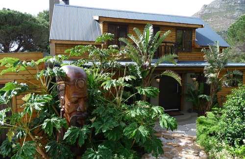 Hout Bay House | Villa Tivoli - relaxation on more than 1000 m2 with garden, rock pool and WiFi