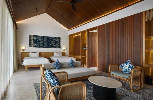 Berawa Villa | Villa Toro Spacious 6BR Walk to Beach