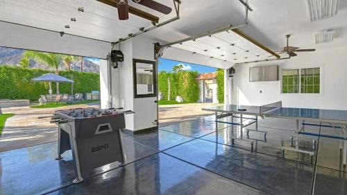 Chino Canyon Villa | Villa Toscana by AvantStay Palatial Villa With Spa Pool Theater Game Room Permit4769