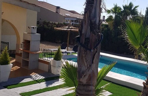 Les Tres Cales Villa | Villa totalmente reformada a 1,2 km de la playa, pinar y piscina privados