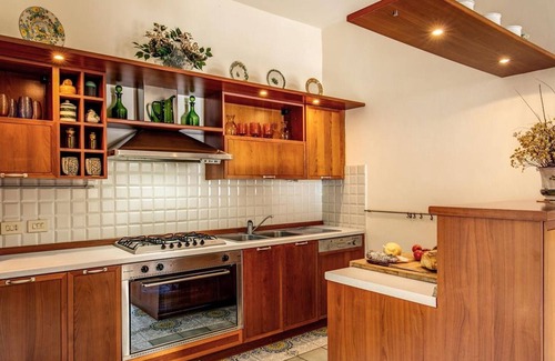 Sirenuse Villa | Villa Tre Pizzi – Spectacular water views and walking distance to beach