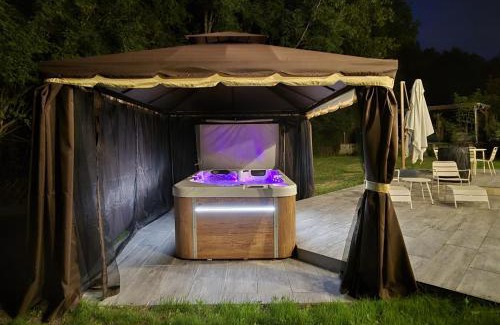 Villandry Villa | Villa Trianon Gîte 5 étoiles avec spa privé forêt Villandry