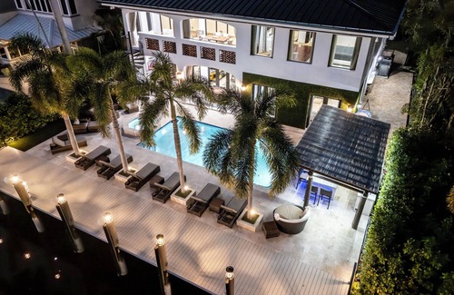 Seven Isles Villa | Villa Tropical, Waterfront location off Las Olas in Seven Isles