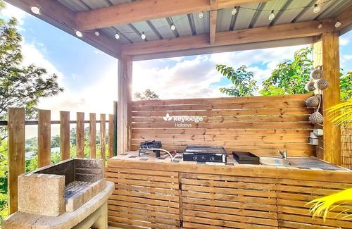 Piton Saint-Leu Ski Chalet | Villa Tropical View, 160m² villa with swimming pool in Saint-Leu