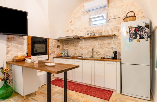 Latiano Villa | Villa "Trullo Nonno Vittorio" with private garden and Wi-Fi