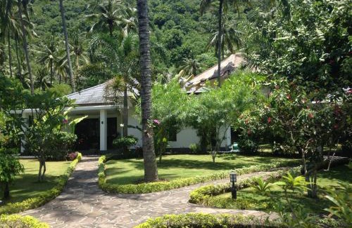 Senggigi Villa | Villa Tujuh