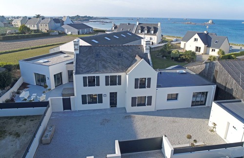 Santec Villa | Villa Ty Mam'Goz, Brittany Santec spa, indoor swimming pool, 50 m from the beach.