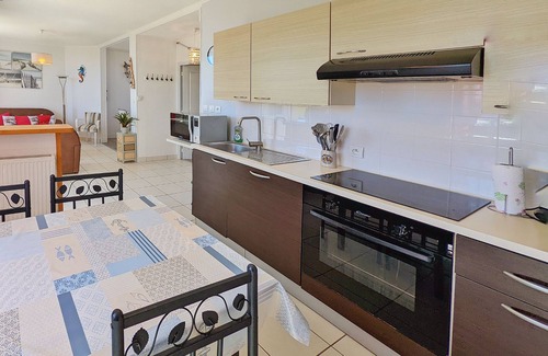 Plouguerneau Villa | Villa Ty Mone - Sea view and beach 100m away