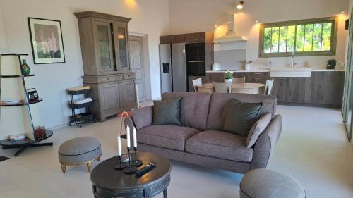 Joucas House | Villa Un Dimanche en Provence, avec piscine privée, chauffée & vue