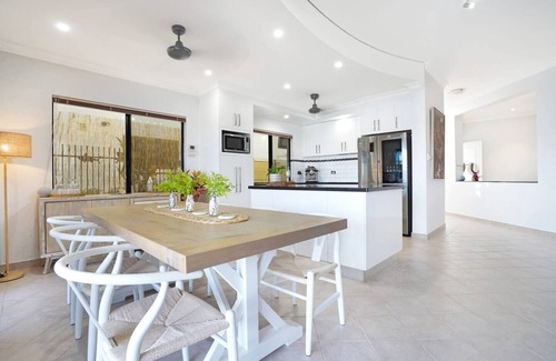 Stuart Park House | Villa Utopia on the Marina | 3 Bed, 3 Bath by Tropical BNB