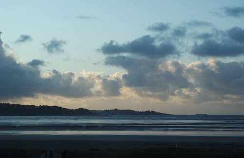 Saint-Michel-en-Greve Apartment | Villa vag'cances, facing the beach of Saint-michel-en-grève