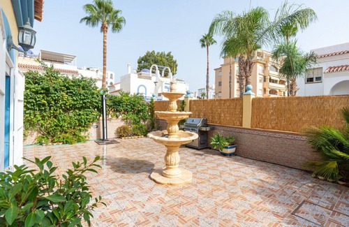Torremolinos House | Villa Valentina - Renovated on Los Alamos Beach