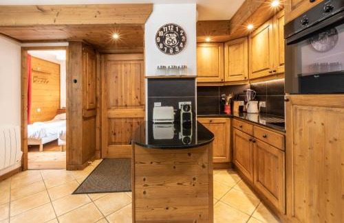 Chamonix City Centre Apartment | Villa Vallet- Newly renovated 2 bedroom nestled just off the main street