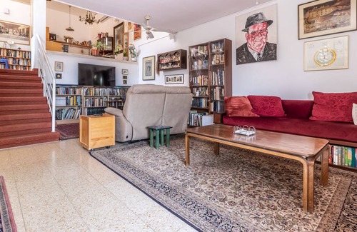 Jerusalem House | VILLA VARDA 3 bedrooms. 2 baths. huge terrace, view. Sleeps 6