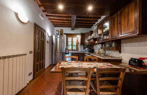 Capannole Villa | Villa Vepri by MMega