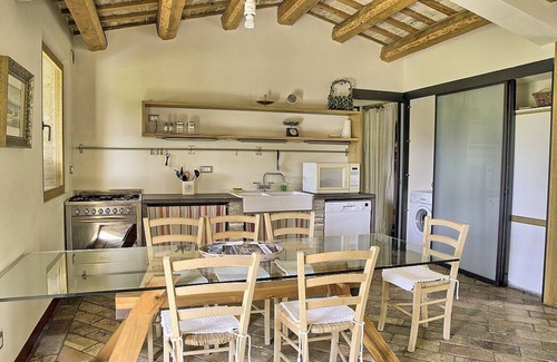 Ostra Villa | Villa Verdalba: A characteristic and welcoming villa surrounded by the greenery, with Free WI-FI.