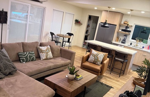 San Marcos House | VILLA VERDE WALKING DISTANCE TO RIVERn~Rio Vista Lovely 3 bd room~ SMTX