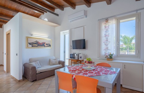 Reitani Villa | Villa "Verdemare Rubino" with Private Terrace & Wi-Fi