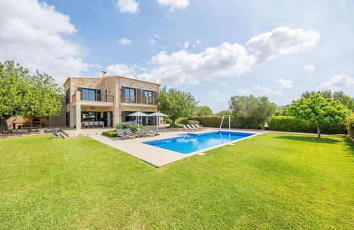 Felanitx Villa | Villa 'Viduleto' with Mountain View, Private Pool and Wi-Fi