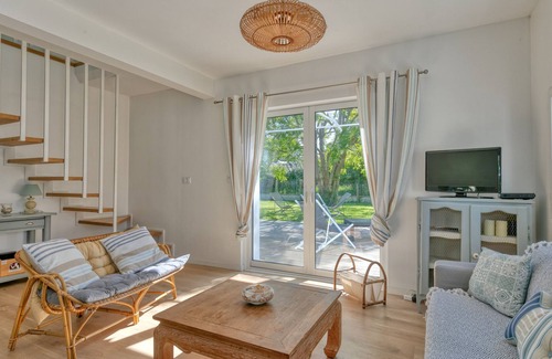 Mesquer Villa | Villa 'Villa Mesquer Quimiac 11 Personnes' with Private Terrace, Private Garden and Wi-Fi