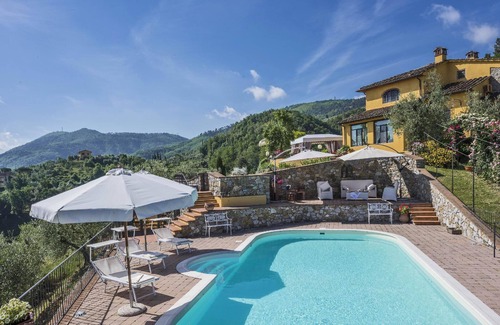 Casalguidi House | Villa 'Villa Solaria' with private pool