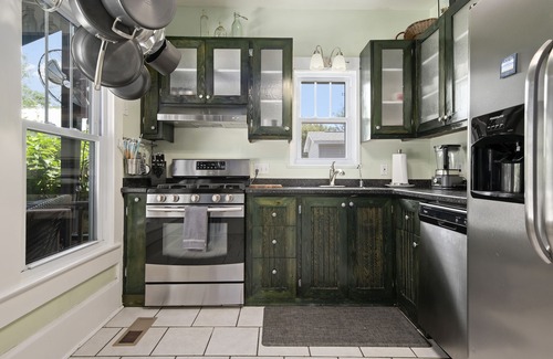 Palmetto House | ⚓Villa Villekulla! Private pool home near Historic Palmetto!⚓