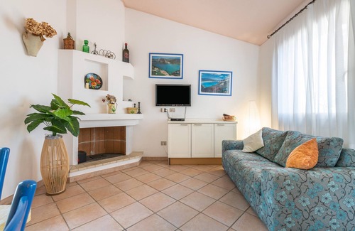 Sant'Elmo Villa | Villa 'Villetta 304' with Sea View, Garden, Tennis Court & A/C
