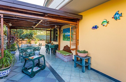 Mascali Villa | Villa 'Villetta Mare E Monti' with Sea View, Wi-Fi and Air Conditioning