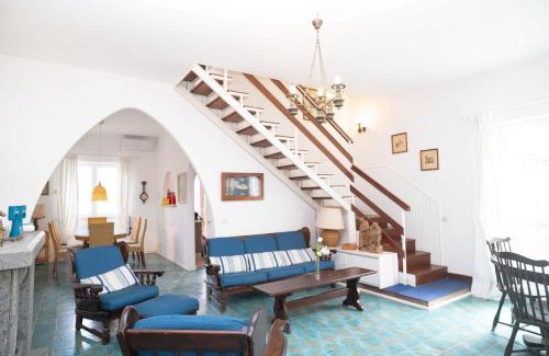 Latina Lido Villa | Villa vintage a 100m dal mare, relax a Terracina