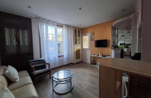 Vigneux-sur-Seine Villa | Villa Virginie garden parking RER D