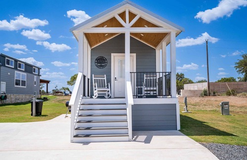 Fredericksburg Cottage | Villa Vista - 076