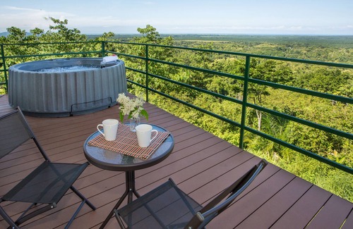 Parrita House | Villa Vista Hermosa w/breathtaking ocean view & WiFI