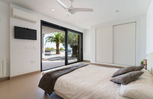 Tarraula Villa | Villa 'Vista Panorama' with Private Pool, Wi-Fi and Air Conditioning