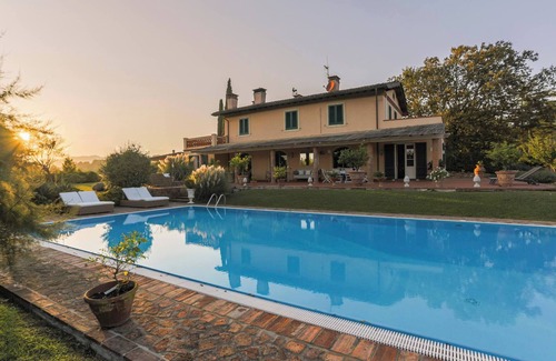 Lucca Villa | Villa Vittoria WeekHomes