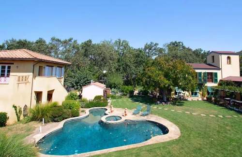 Sonoma Villa | Villa Viviana, spacious Tuscan retreat close to the Sonoma plaza