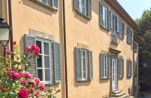 Vorno Villa | Villa Vorno, six bedroom Tuscan villa with private pool in Capannori Italy