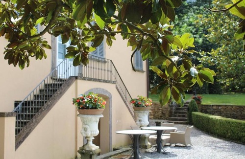 Vorno Villa | Villa Vorno, six bedroom Tuscan villa with private pool in Capannori Italy
