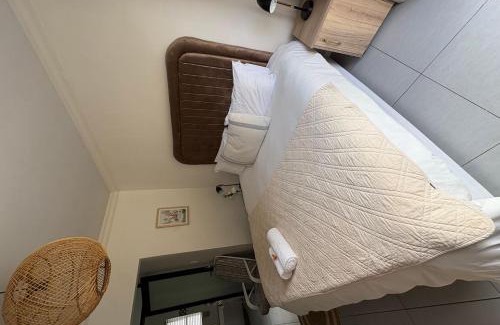 Fichardt Park Villa | Villa Vredenrust Guesthouse