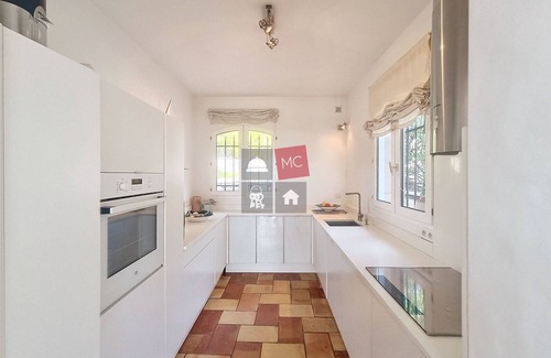 Guerrevieille Villa | VILLA VUE MER LES CIGALES