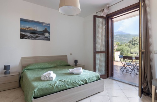 Zafferana Etnea Cabin | Villa Vulcano, tra l'Etna e il mare