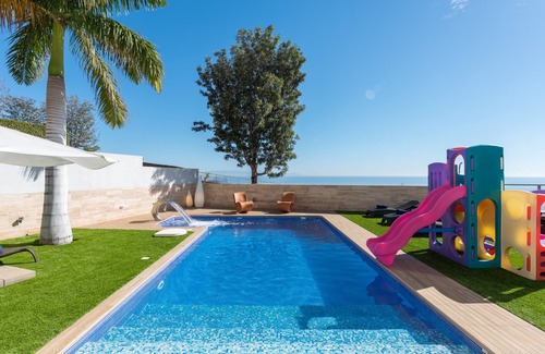 Acoran Villa | Villa with Sea Views, Pool, Gym, Cinema - HomeForGuest