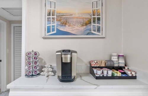 Hudson Beach Estates Villa | Villa Walk to Beach, Pool, Kayak, Games Great for Family Vacations