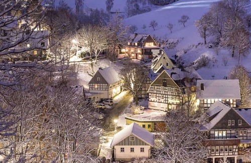 Schmallenberg House | Villa Westfeld: central in the beautiful Sauerland - with jacuzzi !