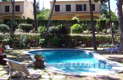 Sant Feliu de Guixols House | Villa with garden, pool, parking, satellite, WIFI, 10 minutes walk to the beach