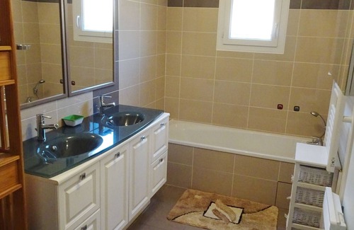 Saint-Marcel-sur-Aude House | villa with pool on fenced plot