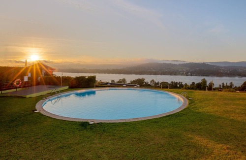 Lanhelas House | Villa with pool by the river and mountains, close to the sea