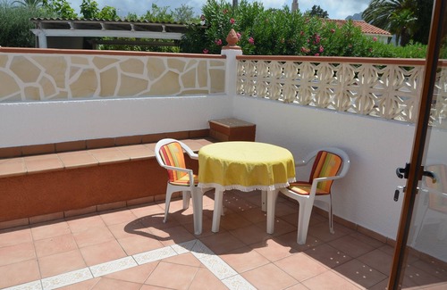 Els Poblets House | Villa with 1 bedroom and bathroom only 9 Minunte walk from the sea .
